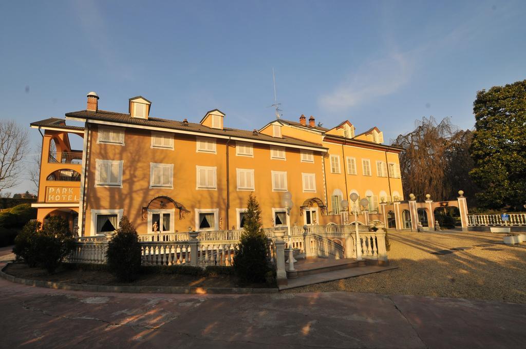 Park Hotel Villa Salzea Trofarello Exteriör bild